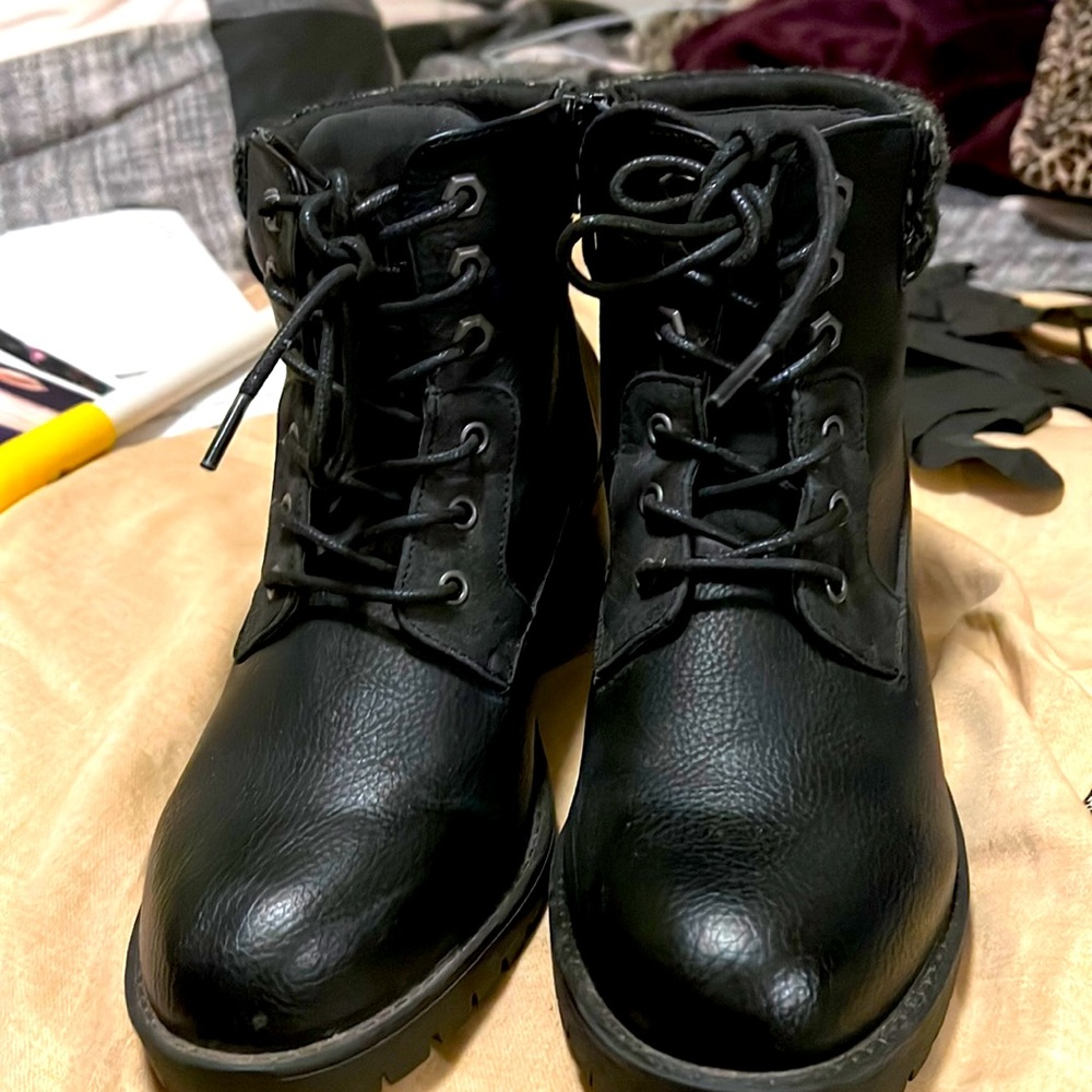 Ankle boot zip up size 10